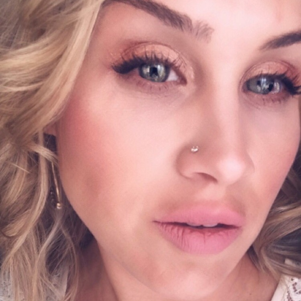 Meet your Posher, Brooke